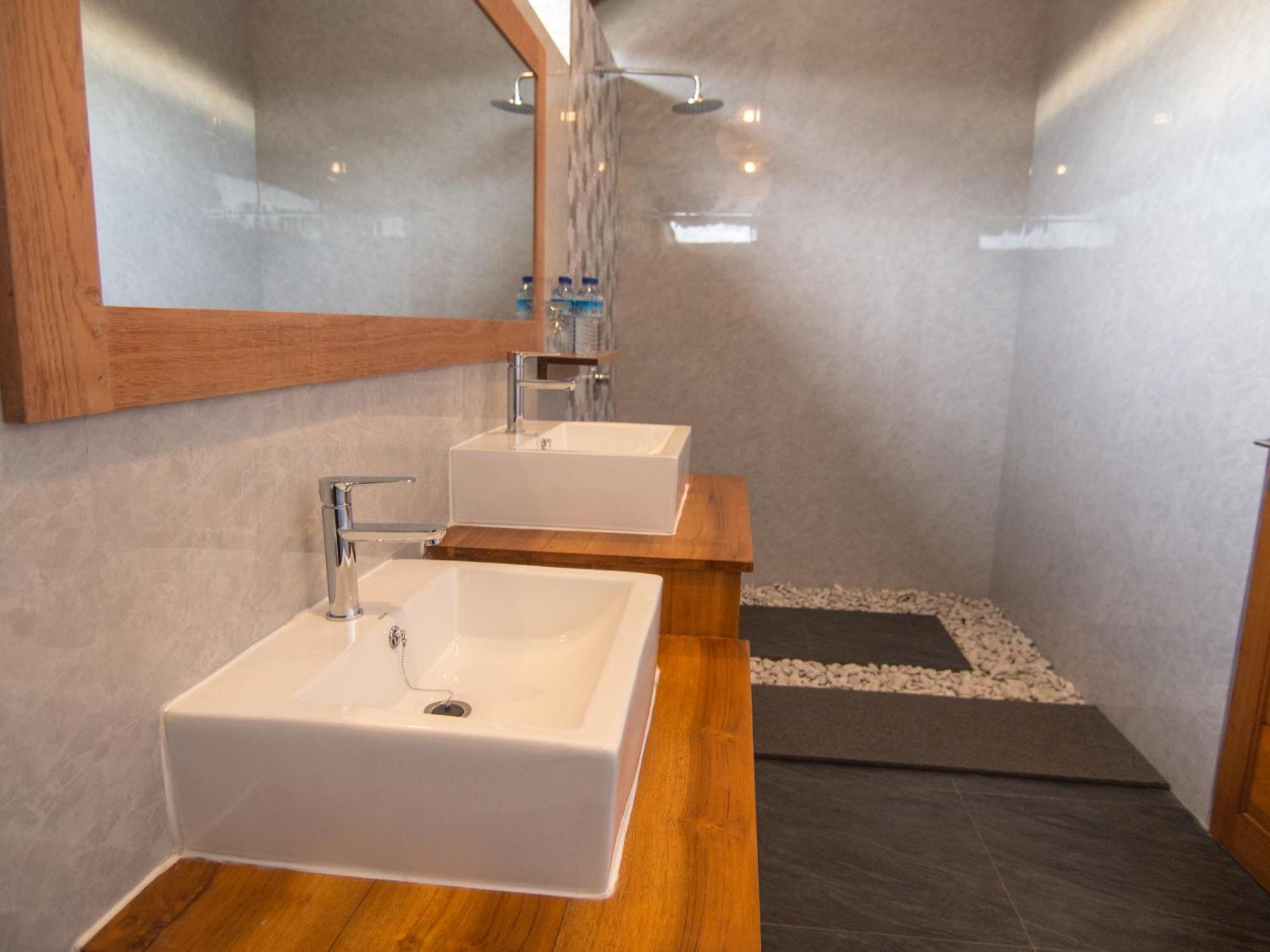 Coco Breeze Spa Hotel غيلي آير المظهر الخارجي الصورة